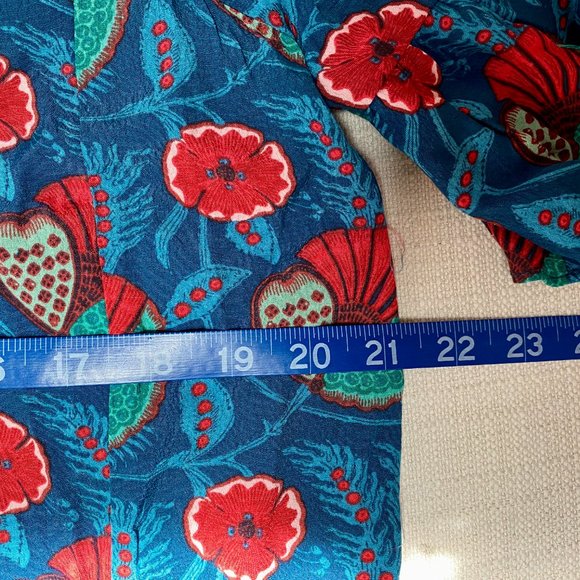 ANTHROPOLOGIE Maeve Blue Red Abstract Poppy Floral Flutter Letitia Sleeve Top - - Picture 7 of 10